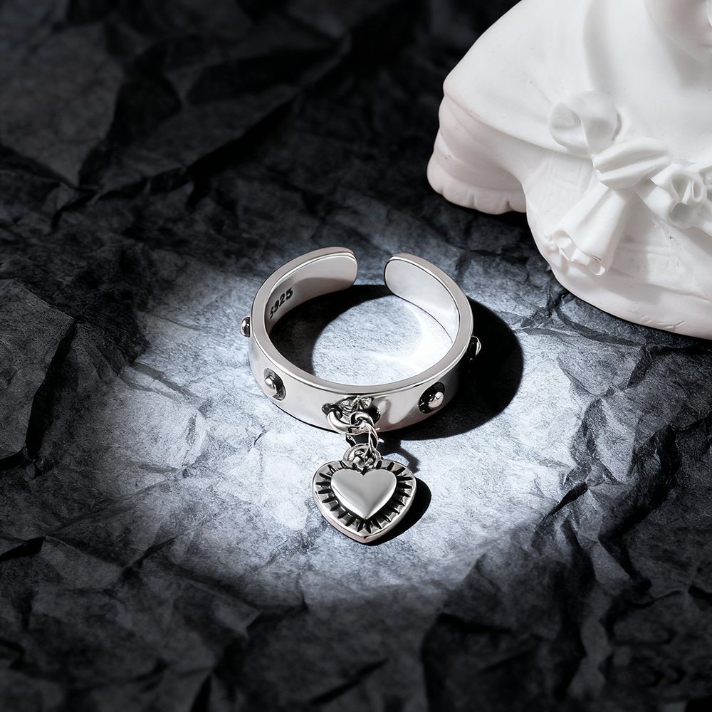 Srebro próby 925 w kształcie s – Chrome Hearts Ring recenzja i cena